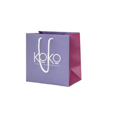 China Custom Card Paper Luxury Recyclable Gift Bag With Different Handle Size For Shopping Bag for sale