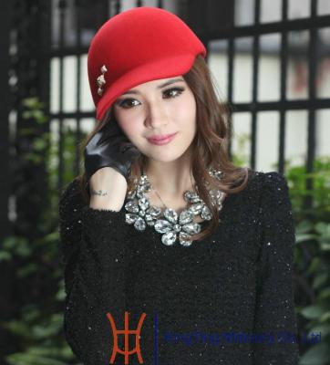 China Telescope Crown Fashion Wool Felt Hats Cap  With Chains for Party for sale