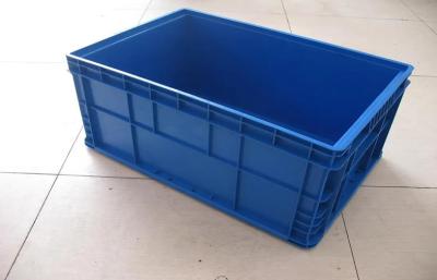 China Transport 4.7L Plastic Euro Stacking Containers Stackable Bins With Cover for sale