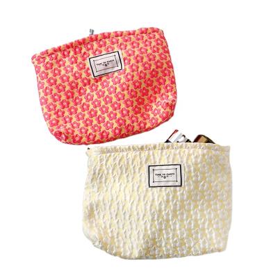 China Jacquard Jacquard Large Capacity Large Large Canvas Cosmetic Bag New Arrivals Travel Makeup Bag for sale