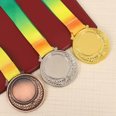 China Custom Europe Copper Plating Award and With Ribbon Metal Medallion Sports Medal Medal Award White Wholesale Wooden Plaques for sale