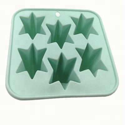 China Sustainable Homemade Silicone Ice Popsicle Mold Pop Maker For Ice Cream With PP Sticks for sale