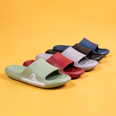 China Fashion trend 2021 new men fashion outdoor comfortable soft sldie sadals summer custom slippers for men for sale