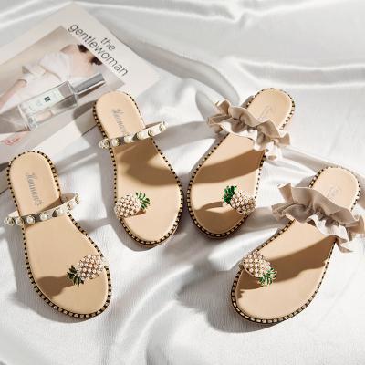 China Fashion trend summer outdoor women new yellow and pink pearl lace flat ladies love slippers and sandals for sale