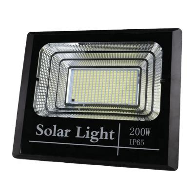 China Solar Warehouse LED Flood Lamp With Remote Controller 200w Garden Led Spotlight Solar Outdoor IP66 Flood Light for sale