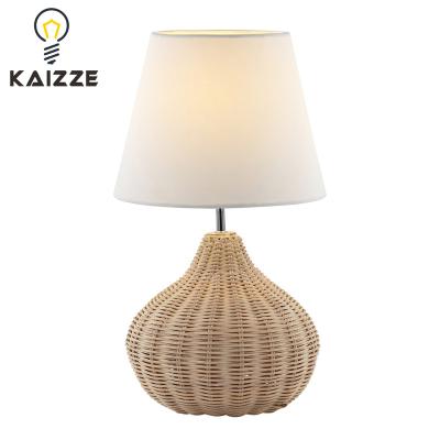 China Traditional Wooden Decorative Table Stand Lamp Cheaper Table Lamp Bedroom Desk Lamp for sale