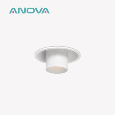 中国 Adjustable Recessed Spotlight Frame With Anti-Glare GU10 For Commercial Spaces 販売のため