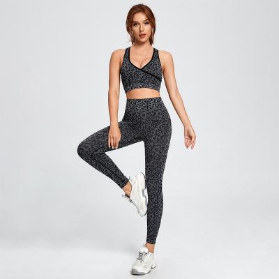 China 2021 New Breathable Quick Dry Four Way Stretch Compression Women Gym Seamless High Waisted Yoga Set Crac! crack! butt gaiters for sale