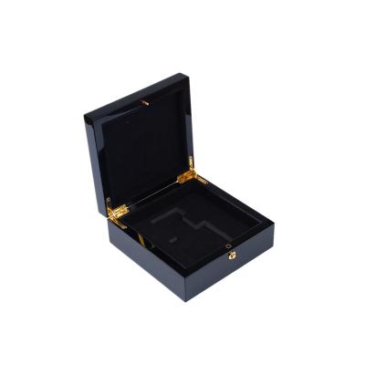 China Handmade OEM Logo Custom Logo Luxury Gift Wooden Perfume Box for sale