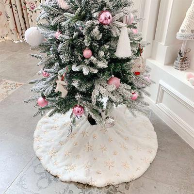 China Christmas Decoration and Candy Box Christmas Tree Skirts Party Mat Tree Skirt Xmas New Year White Gold/Silver Plush Faux Fur Christmas Tree Mat Tree Decorations for sale