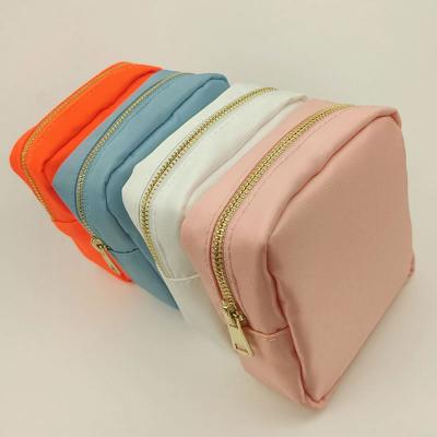 China Wholesale Cloth Lady Bags Cosmetic Towel Cosmetic Towel Toiletry Colorful Zippered Chenille Embroidery Bag Colorful Zippered Patch for sale