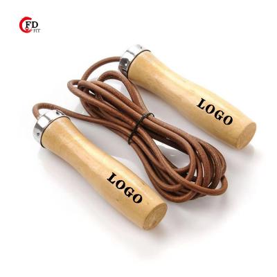 China FDFIT Environmental High Quality Durable Real Cowhide Handle Solid Wood Rope Jumping With Metal Bearing Jump Rope en venta