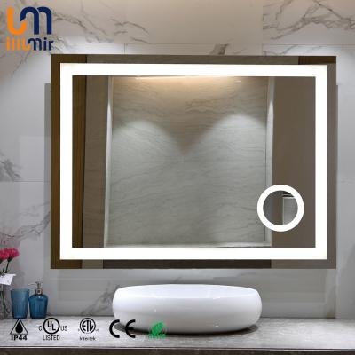 China Espejo cosmético cuadrado de plata con iluminación LED fácil de montar en la pared en venta