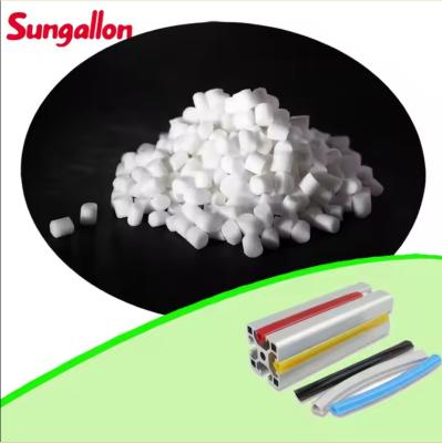 China Sungallon TPR Thermoplastic Elastomers Resin Plastic Granules For Seals And Profiles for sale