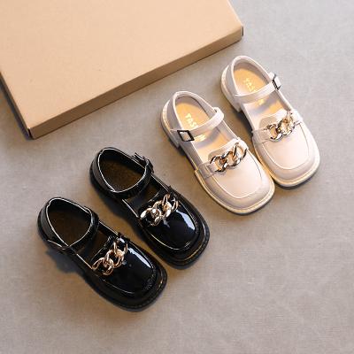 China Breathable Kids Loafers Chains Metal Slip On Shoes Girls Patent Leather Oxford Shoes Boys Athletic Shoes Sneakers Kid Boat for sale