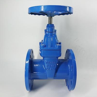 China DN 300 Ductile Iron QT450 Rubber Wedge Gate Valve Gear Operated P16 DIN Standard for sale