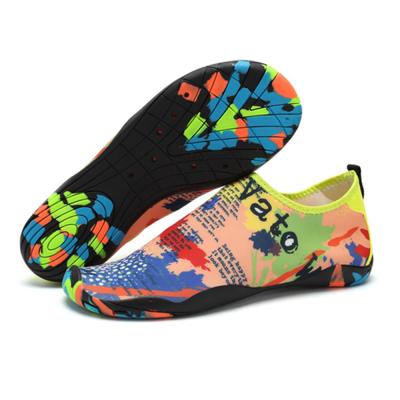 China Easy To Wear Colored Water Leakage Keep Sand Prevent Coral Cuts Sandbeach Wading Shoes for sale