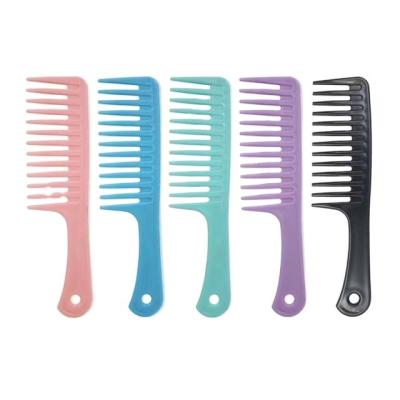 China Excellent Quality Anti-Static LOGO Custom Wet Detangle Curly Hair Brushes Plastic Wide Tooth Heat Resistant Comb For Hair Styling for sale