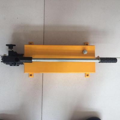 China 700 bar hydraulic oil regulating high pressure hand pump for sale for sale