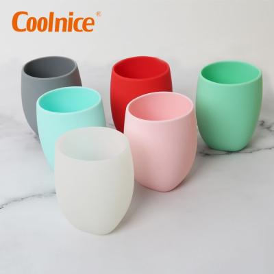 China Viable Free Custom Logo Side Door Pool Side Door Silicone Cup BPA Safe Wine Glasses for sale