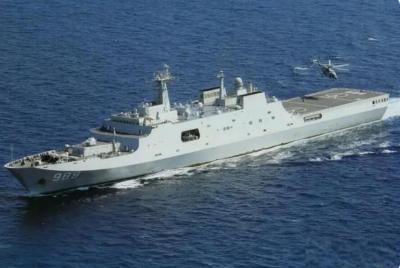 China 25000Tons Type 071 Amphibious Transport Dock Large Scale And Multi Functional for sale