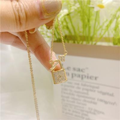 China Zircon Key Lock Necklace Niche Clavicle Chain Women Jewelry Nickel Free Exquisite Sparkle Necklace Retro for sale