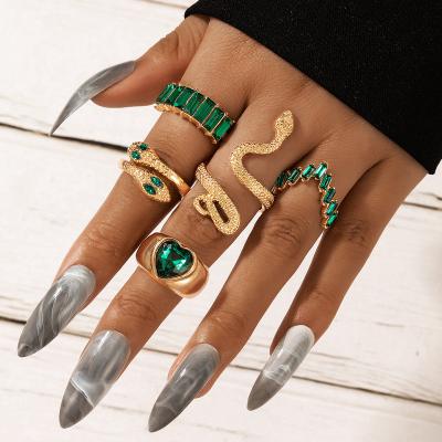 China Fashion Jewelry Vintage Love Diamond Snake TRENDY Green Statement Crystal Rings for sale