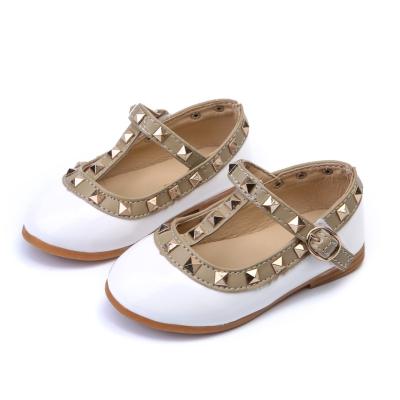 China Fashsion lightweight rivets girls princess sandals shoes for baby kid rivets shoes girls leather sandals flat with baby dancing shoes for sale