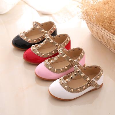 China Girls Round Princess Rivets Flat Dance Shoes Kids Mary Jane Leather Shoes Cute for sale