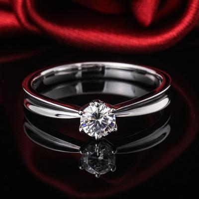 China CLASSIC Simple Design 18K DEF VS Moissanite Engagement Ring 6 Claws Engagement Ring For Women for sale