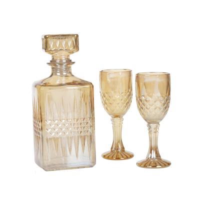 China Freshness Preservation 1000ml Glass Wine Bottle Set With Glass Goblet for sale