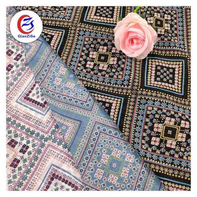 China Qianzise Textile Anti-Static Polyester 50D Satin Floral Printed Simple Saree Fabric for sale