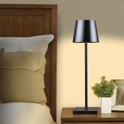 China EUROPEAN USB Rechargeable Metal Acrylic Decorative Adjustable Black Table Lamp for sale