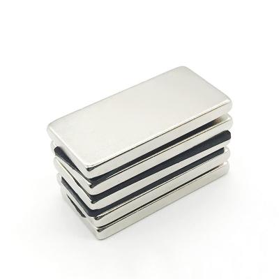 China Industrial Magnet N35 Neodymium NdFeB Magnet Square Magnetic Plate For Luggage Bags And Leather Goods for sale