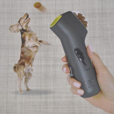 China Stored Automatic Pet Treat Launcher Training Dog Food Catapult Pet Food Launcher for sale