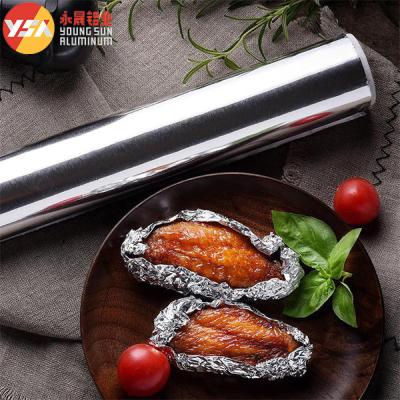 中国 0.018x300mm Aluminum Foil Wrapper 100m Foil Roll For Kitchen Food 販売のため