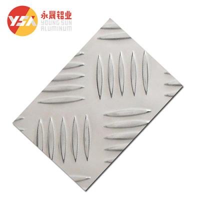 China de Reeks Diamond Embossed Aluminum Checkered Plate van 1xxx 3xxx 5xxx 6xxx 8xxx 1.5mm Plaat van het Aluminiumloopvlak Te koop