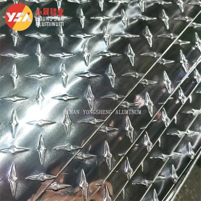 Cina 5754 rotolo di alluminio di Diamond Plate Embossing Aluminum Sheet dello strato 5 dello strato di alluminio di Antivari 5mm 4x8 in vendita