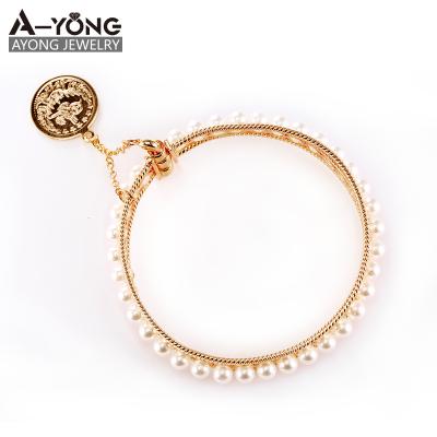 China Vintage Charm Accessories Imitation Pearl Bracelets Fashion Alloy Cuff Bracelet Statement Jewelry Women for sale