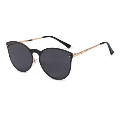 China 10 years experience of wholesaler gold 2022 sunglasses china newcomer supplier for sale