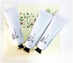 China Hand Cream Body Care Products Handfuls Of Happiness Caring 30g * 3 FEMALE Floral for sale