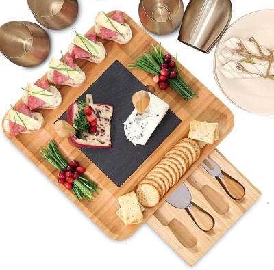 China Sustainable Premium Bamboo Serving Cheese Board and Cutlery Set with Slate Centerpiece, Wooden Charcuterie Tray for sale