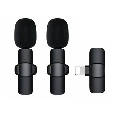 China Noice Discount 2 in 1 Wireless Mic Microfonoe Audio Video Dual Portable Lapel Collar Lavalier Microphone for Iphone Live Broadcast Gaming for sale