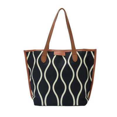 China Portable Korean Stripe Canvas Handbag for sale