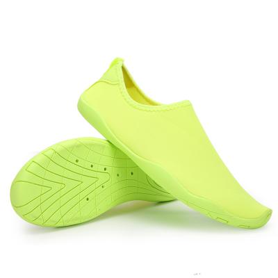 China Light Weight Breathable Training Walking Shoes Slip On Swimming Beach Water Shoes For Men Women for sale