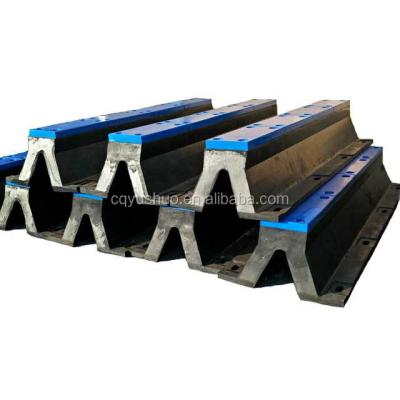 China Durable Super Arch Fender V Type Rubber Marine Rubber Fender for sale