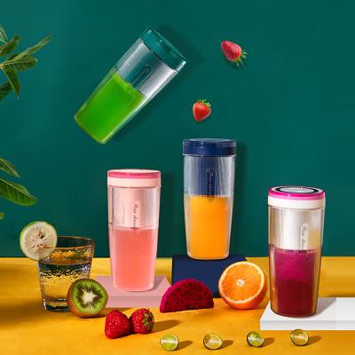 China High Yield Protable USB Blender Wholesale BPA Free Portable Rechargeable Juicer Blender for sale