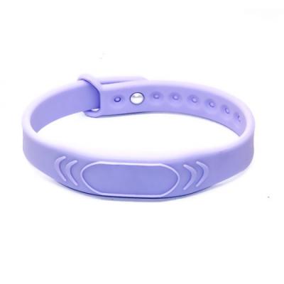 China Hot sale access control rfid wristband silicone 13.56mhz waterproof/waterproof rfid reusable wristbands for sale