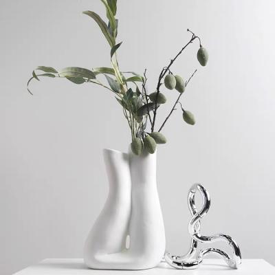 China Contemporary Modern White Decorative Handmade Unique Table Top Wedding Design Vase Ceramic Flower Vases for sale