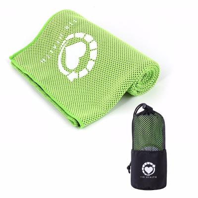 China Compressed Microfiber Gym Towel With Bottle for sale